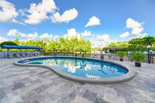 400 Diplomat Pkwy, Hallandale Beach, FL 33009 - Photo 37