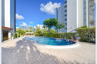 400 Diplomat Pkwy #704, Hallandale Beach, FL 33009 - Photo 35