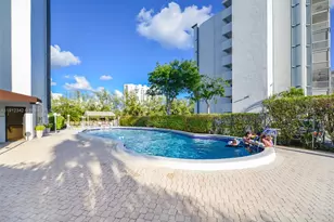 400 Diplomat Pkwy, Hallandale Beach, FL 33009 - Photo 23