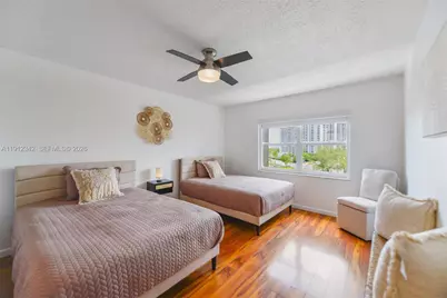 400 Diplomat Pkwy #704, Hallandale Beach, FL 33009 - Photo 21