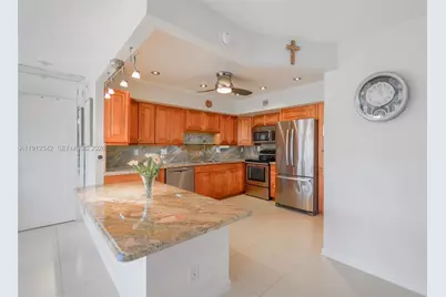 400 Diplomat Pkwy #704, Hallandale Beach, FL 33009 - Photo 11