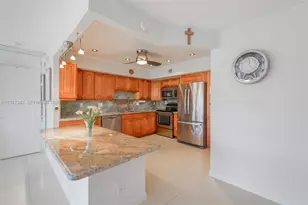 400 Diplomat Pkwy, Hallandale Beach, FL 33009 - Photo 11