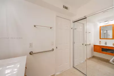 400 Diplomat Pkwy #704, Hallandale Beach, FL 33009 - Photo 19