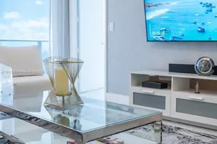 700 NE 24th St, Miami, FL 33137 - Photo 9