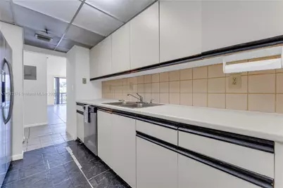 2457 Collins Ave #201, Miami Beach, FL 33140 - Photo 5