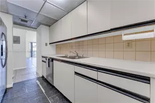 2457 Collins Ave, Miami Beach, FL 33140 - Photo 5