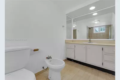 2457 Collins Ave #201, Miami Beach, FL 33140 - Photo 17