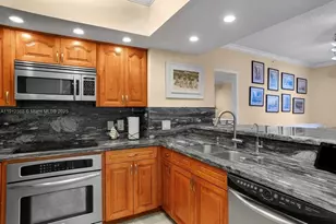 5077 NW 7th St, Miami, FL 33126 - Photo 5