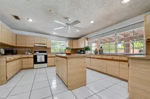 4235 SW 97th Ave, Miami, FL 33165 - Photo 7