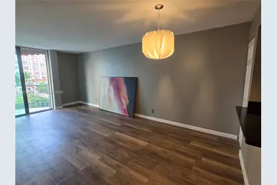 546 SW 1st St #612, Miami, FL 33130 - Photo 3