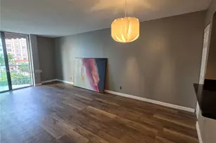 546 SW 1st St, Miami, FL 33130 - Photo 3