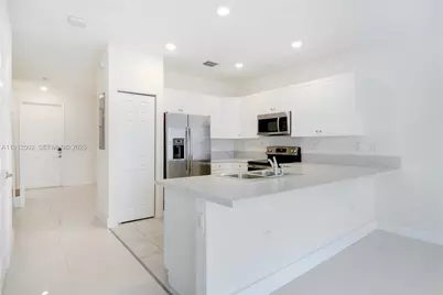 10630 W 33rd Way, Hialeah, FL 33018 - Photo 33