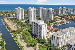 3640 Yacht Club Dr, Aventura, FL 33180 - Photo 41