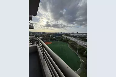 3300 NE 191st St #1702, Aventura, FL 33180 - Photo 23