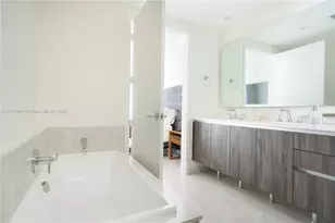 488 NE 18th St, Miami, FL 33132 - Photo 21