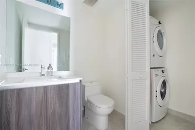 488 NE 18th St #2210, Miami, FL 33132 - Photo 9