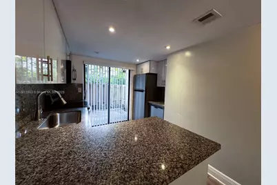 185 Wimbledon Lake Dr #185, Plantation, FL 33324 - Photo 7