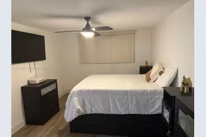 1045 10th St #206, Miami Beach, FL 33139 - Photo 11
