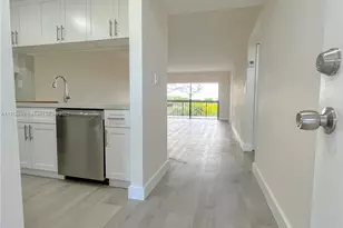 10315 NW 9th St Cir, Miami, FL 33172 - Photo 5