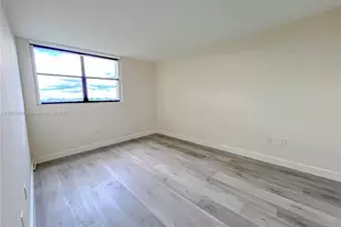 10315 NW 9th St Cir, Miami, FL 33172 - Photo 35