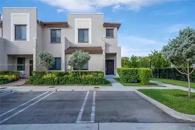 561 NE 208th Ter #561, Miami, FL 33179 - Photo 5