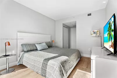 121 NE 34th St #2003, Miami, FL 33137 - Photo 13