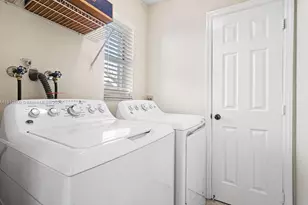 1200 NW 161st Ave, Pembroke Pines, FL 33028 - Photo 33