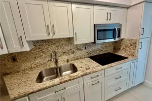 4705 NW 7th St, Miami, FL 33126 - Photo 21
