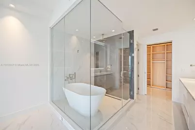 700 NE 24th St #5606, Miami, FL 33137 - Photo 11