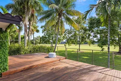 19035 E Saint Andrews Dr, Hialeah, FL 33015 - Photo 43