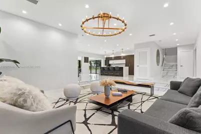 19035 E Saint Andrews Dr, Hialeah, FL 33015 - Photo 15