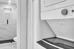 923 NW 110th St, Miami, FL 33168 - Photo 15