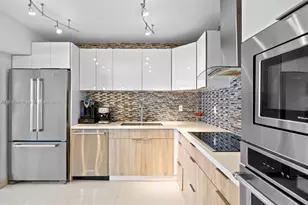 900 Bay Dr, Miami Beach, FL 33141 - Photo 3