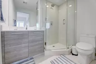 650 NE 32nd St, Miami, FL 33137 - Photo 35