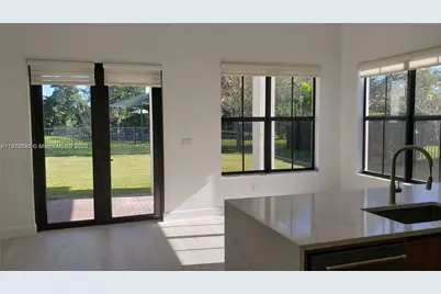 8280 NW 28th St, Cooper City, FL 33024 - Photo 5