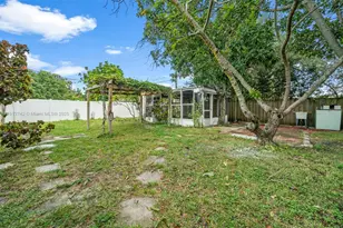 136 Cayman Dr, Palm Springs, FL 33461 - Photo 19