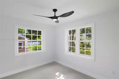 560 NE 110th Ter, Miami, FL 33161 - Photo 19