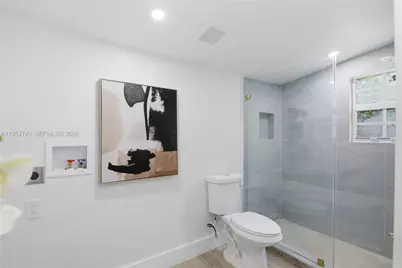 560 NE 110th Ter, Miami, FL 33161 - Photo 27