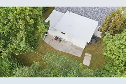 560 NE 110th Ter, Miami, FL 33161 - Photo 35