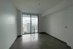 68 SE 6th St, Miami, FL 33131 - Photo 15
