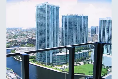 68 SE 6th St #3806, Miami, FL 33131 - Photo 3