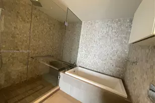 68 SE 6th St, Miami, FL 33131 - Photo 19