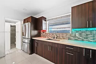 5355 W 5th Ln, Hialeah, FL 33012 - Photo 13