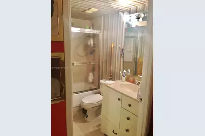 1621 Collins Ave #405, Miami Beach, FL 33139 - Photo 13