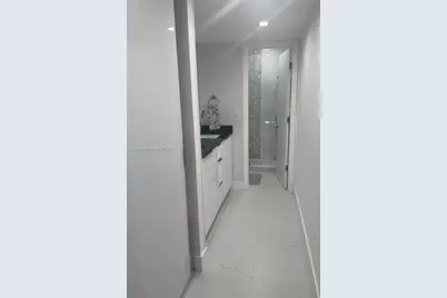 20400 W Country Club Dr #615, Aventura, FL 33180 - Photo 3