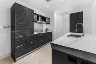 200 Biscayne Blvd Way, Miami, FL 33131 - Photo 7