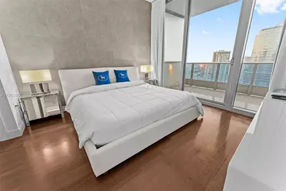 200 Biscayne Boulevard Way #4510, Miami, FL 33131 - Photo 17