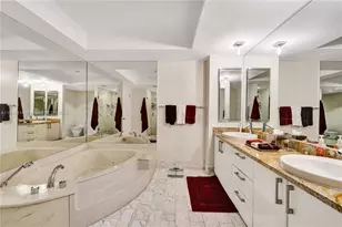 20281 E Country Club Dr, Aventura, FL 33180 - Photo 13