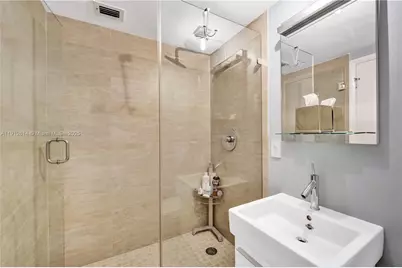 20281 E Country Club Dr #607, Aventura, FL 33180 - Photo 11