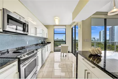20281 E Country Club Dr #607, Aventura, FL 33180 - Photo 5
